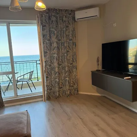 Sea View Apartment On The Beachfront アパート スヴェティ・ヴラス