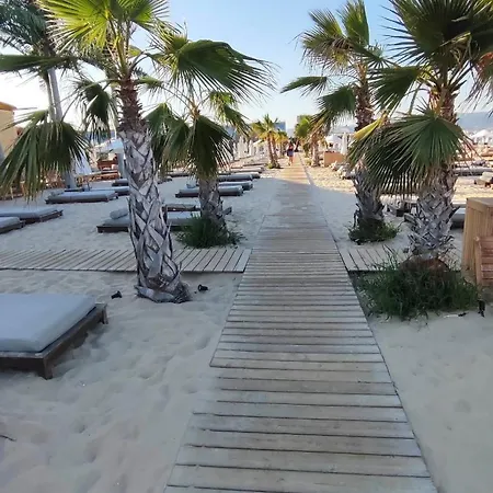 아파트 Sea View On The Beachfront *